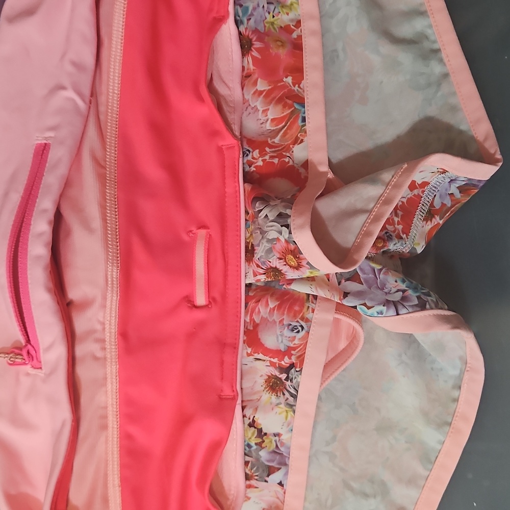 Lululemon Speed Shorts - Picture 8 of 10